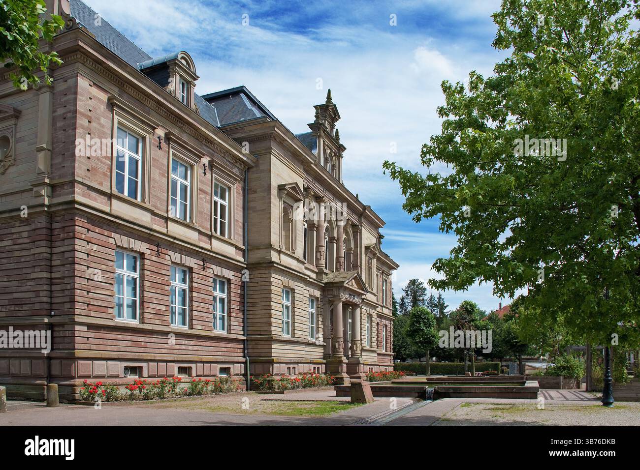 Bouxwiller, Grand est en France, école secondaire sur le site du château perdu Banque D'Images