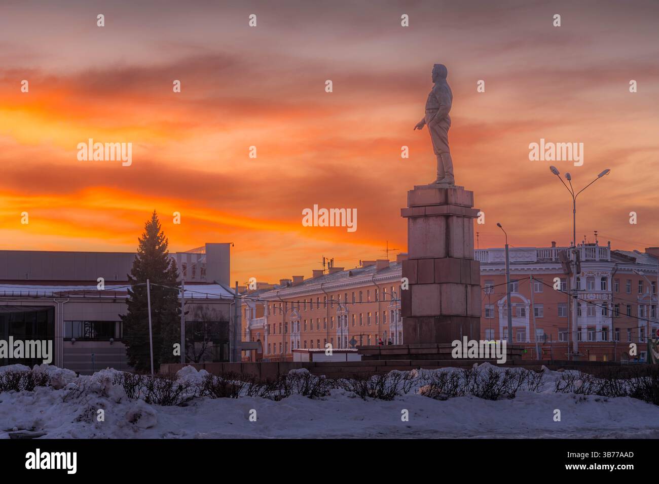 Un monument de Sergueï Kirov, figure révolutionnaire soviétique, est vu à Petrozavodsk. Banque D'Images