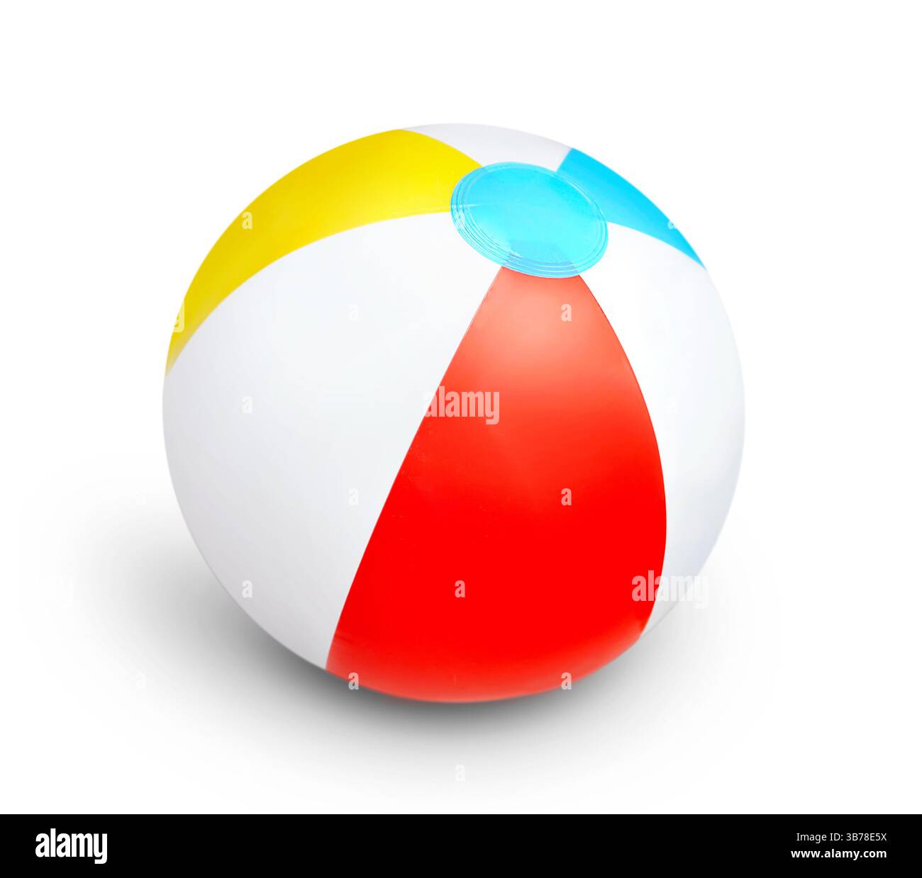 Ballon de plage en plastique coloré isolé de l'ombre.objets d'été.symbole de vocation. Banque D'Images