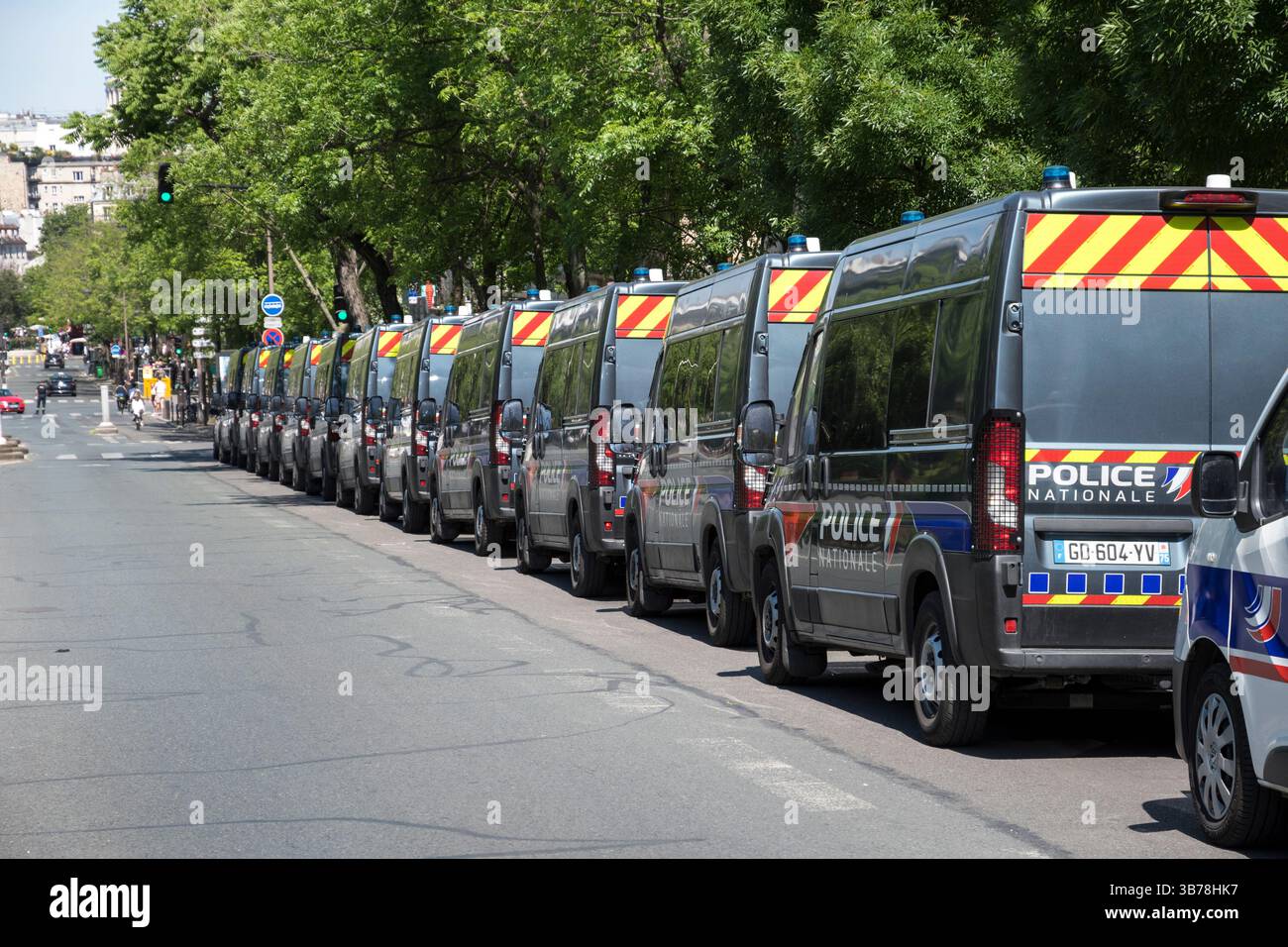 Paris,France.05-01-2025.plus de 100,000 personnes ont défilé dans les rues de Paris pour protester et célébrer la Journée internationale des travailleurs Banque D'Images