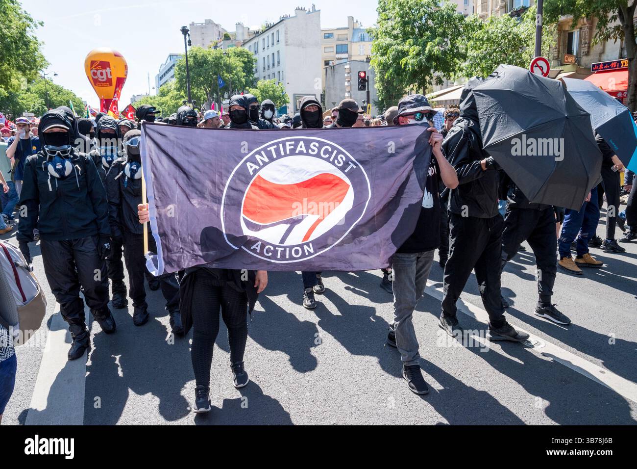 Paris,France.05-01-2025.plus de 100,000 personnes ont défilé dans les rues de Paris pour protester et célébrer la Journée internationale des travailleurs Banque D'Images