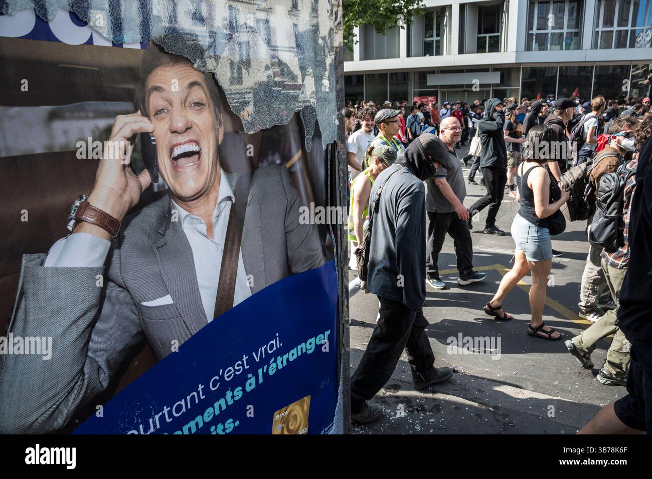 Paris,France.05-01-2025.plus de 100,000 personnes ont défilé dans les rues de Paris pour protester et célébrer la Journée internationale des travailleurs Banque D'Images