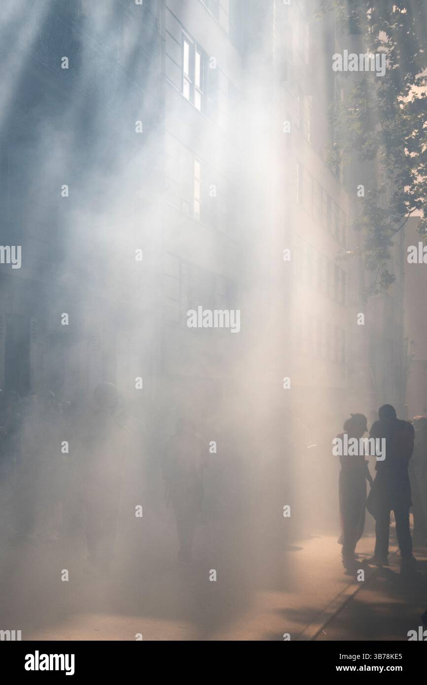 Paris,France.05-01-2025.plus de 100,000 personnes ont défilé dans les rues de Paris pour protester et célébrer la Journée internationale des travailleurs Banque D'Images