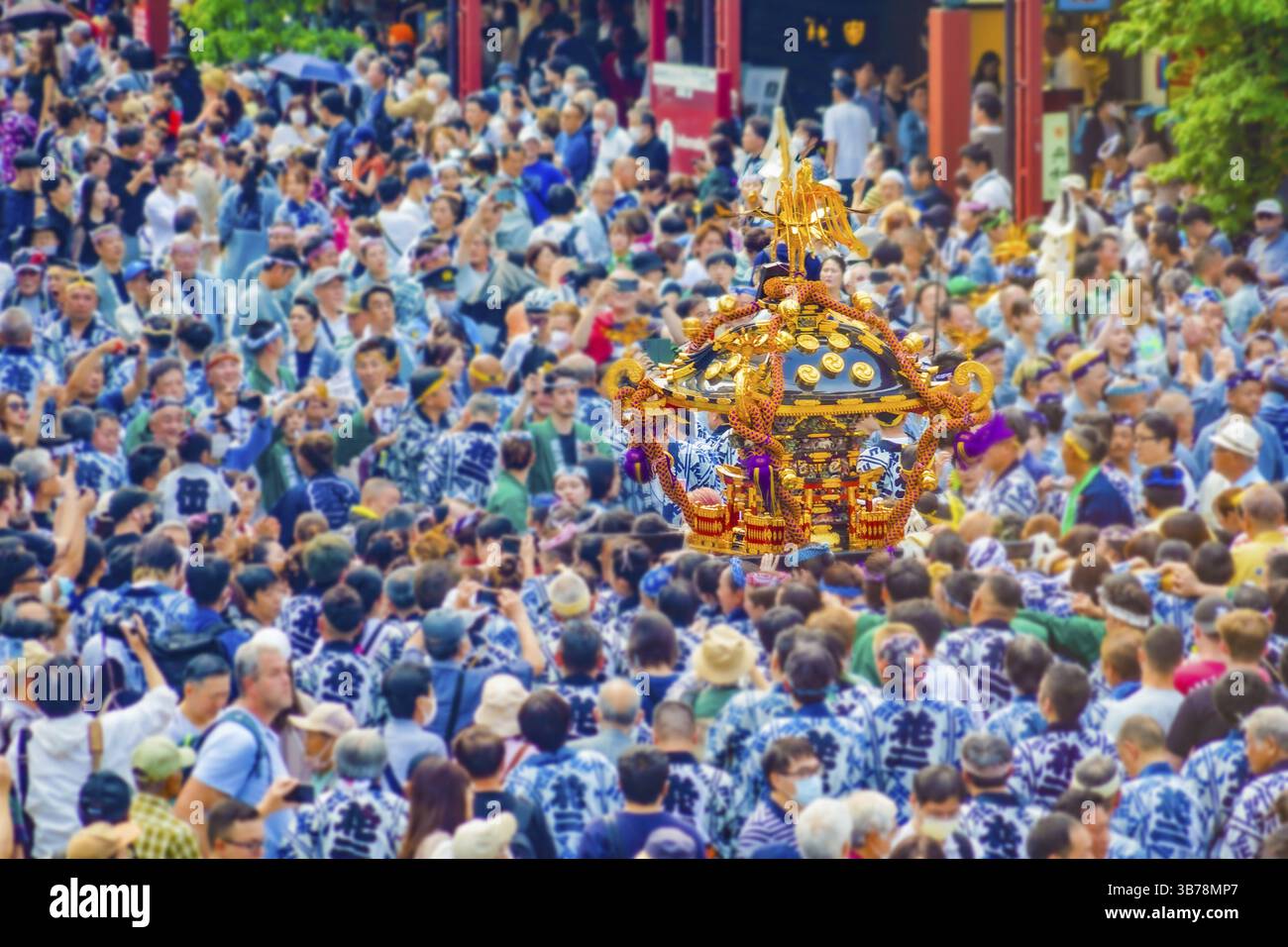 Paysage mikoshi (Festival de Sanja). Lieu de tournage : Taito-Ku, Tokyo Banque D'Images