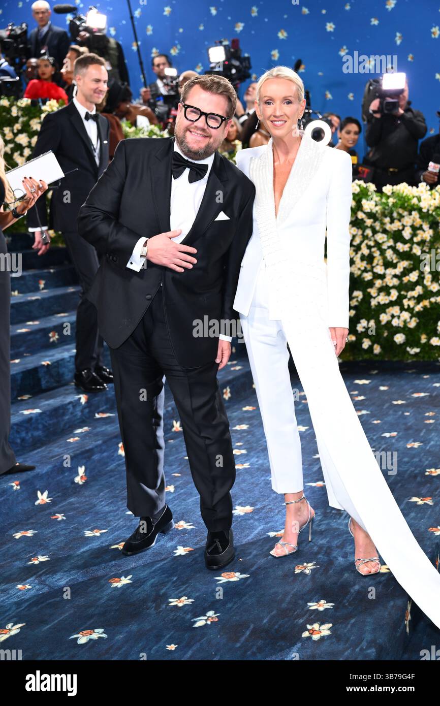 James Corden et Julia Carey participant au Metropolitan Museum of Art costume Institute bénéficient du Gala 2025 à New York, États-Unis. Date de la photo : lundi 5 mai 2025. Banque D'Images