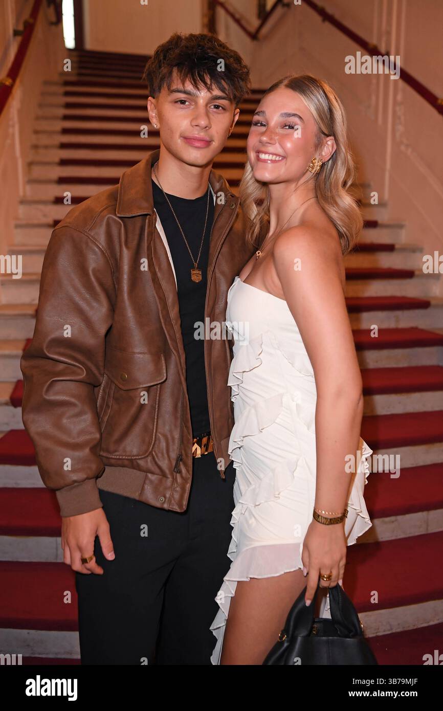 Noah Miguel Oechsle Rodriguez mit Freundin Lara Spengler BEI den 9 :16 AWARDS im Deutschen Schauspielhaus à Hambourg AM 05.05.2025 *** Noah Miguel Oechsle Rodriguez avec sa petite amie Lara Spengler aux 9 16 AWARDS au Deutsches Schauspielhaus à Hambourg le 05 05 2025 Banque D'Images