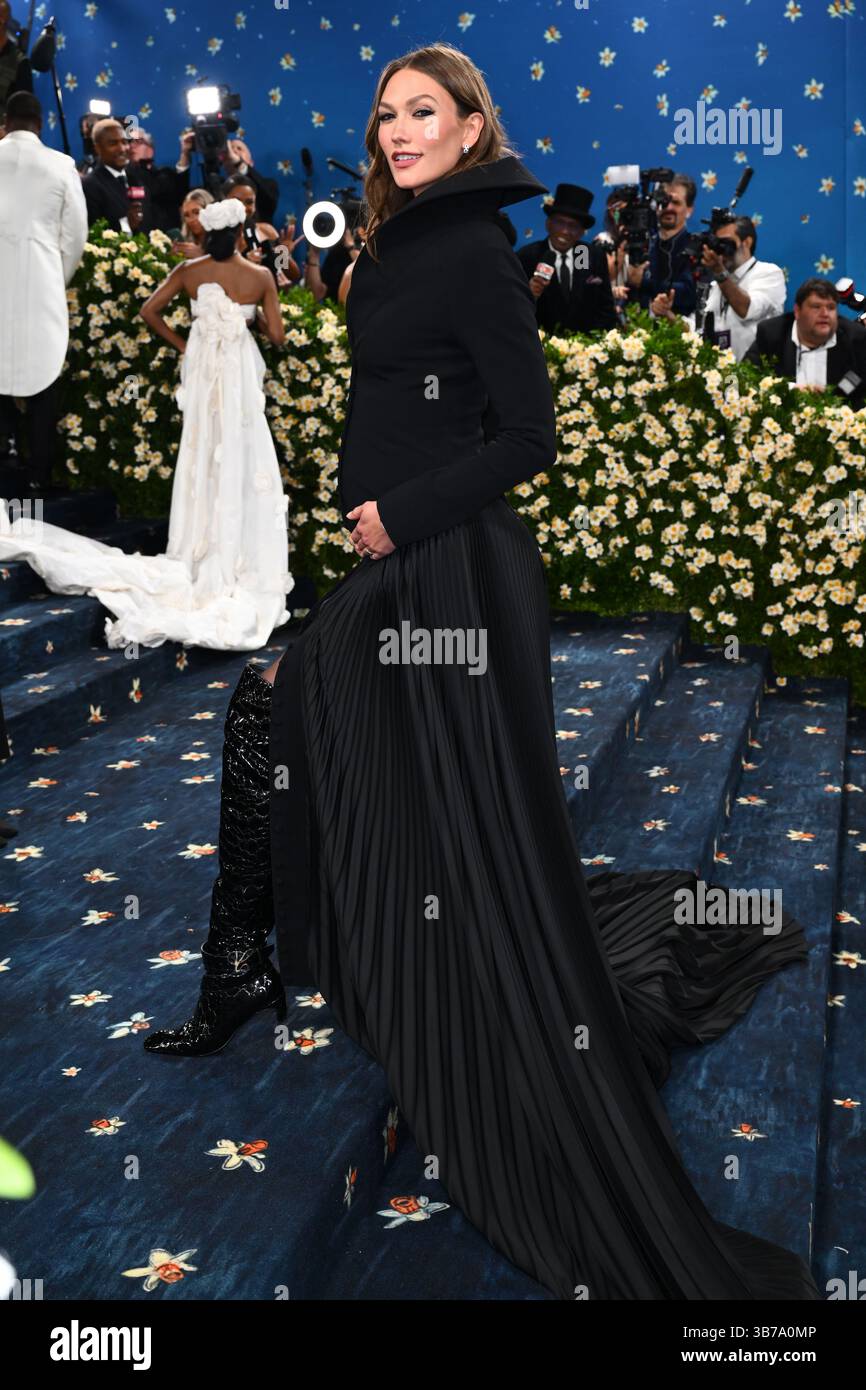 Karlie Kloss participant au Metropolitan Museum of Art costume Institute Benefit Gala 2025 à New York, États-Unis. Date de la photo : lundi 5 mai 2025. Banque D'Images