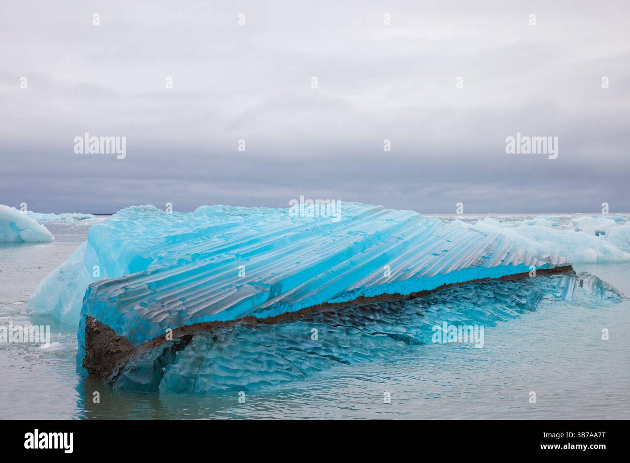 Formation de glace sur le glacier Negribreen à Storfjorden, Svalbard, Norvège Banque D'Images