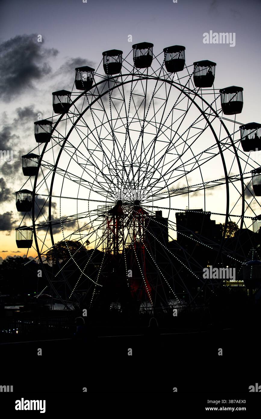 Vue nocturne de la grande roue au Sydney Luna Park Banque D'Images