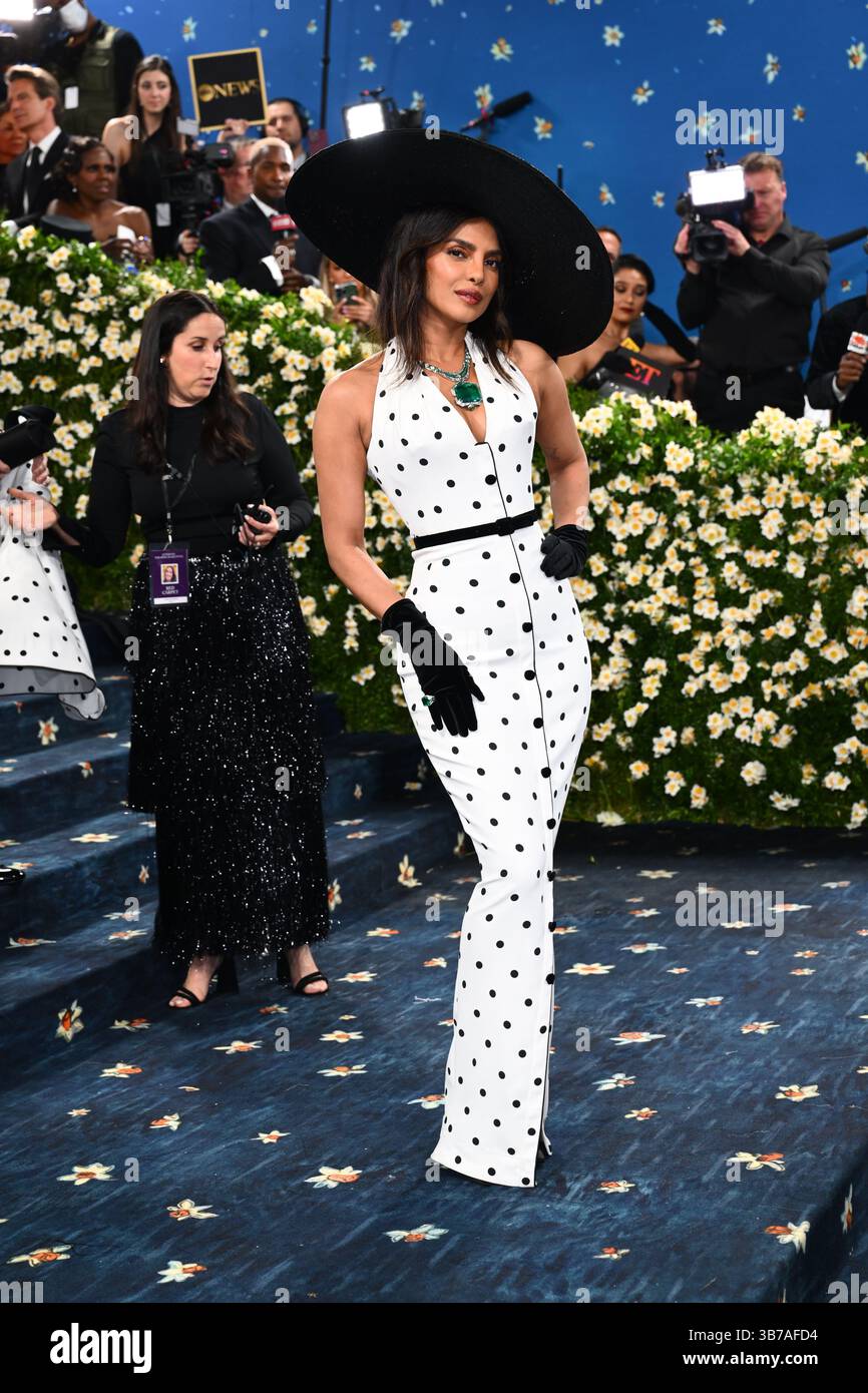 Priyanka Chopra participant au Metropolitan Museum of Art costume Institute Benefit Gala 2025 à New York, États-Unis. Date de la photo : lundi 5 mai 2025. Banque D'Images