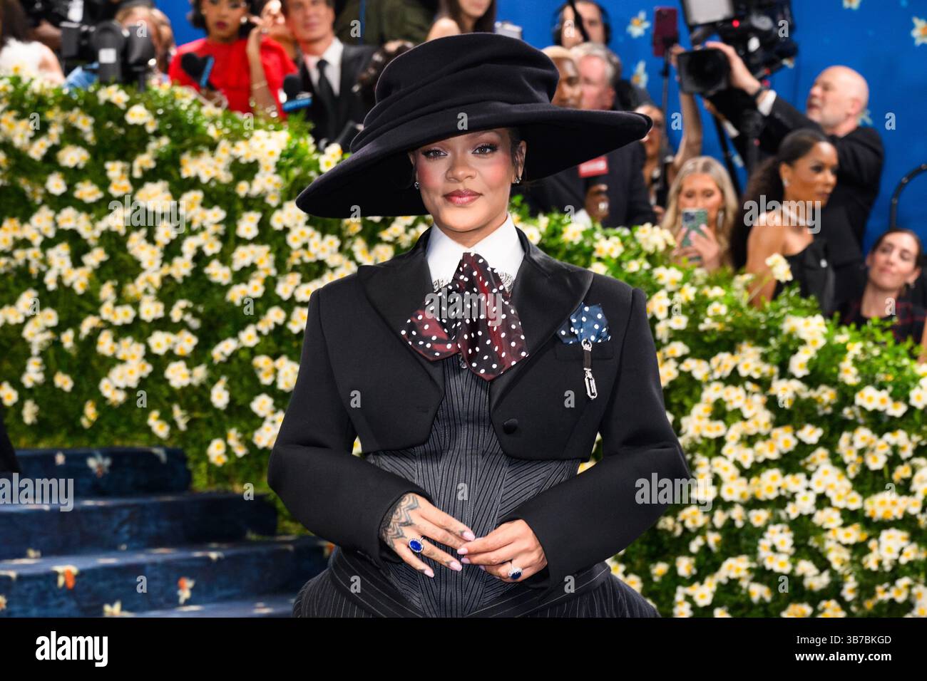 Rihanna participant au Metropolitan Museum of Art costume Institute Benefit Gala 2025 à New York, États-Unis. Date de la photo : lundi 5 mai 2025. Banque D'Images