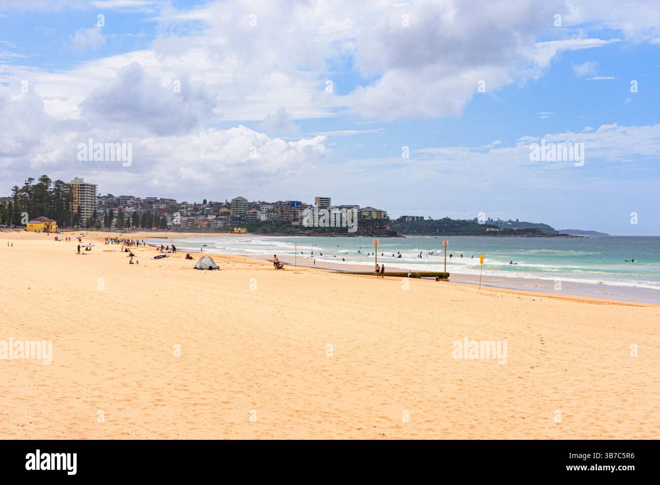 Les gens sur Manly Beach, Nouvelle Galles du Sud, Australie Banque D'Images