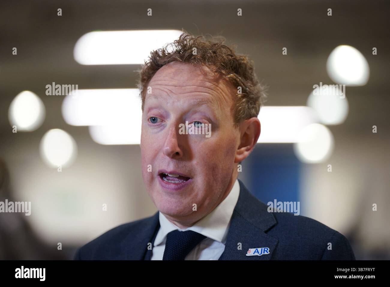 Michael Newman OBE, directeur général de l’Association des réfugiés juifs (AJR), s’adressant à PA Media, alors que survivants de l’Holocauste, réfugiés et descendants assistent à une célébration spéciale avec l’Association des réfugiés juifs (AJR) au musée de la RAF, au nord-ouest de Londres, pour marquer le 80e anniversaire de la Journée VE. Date de la photo : mardi 6 mai 2025. Banque D'Images