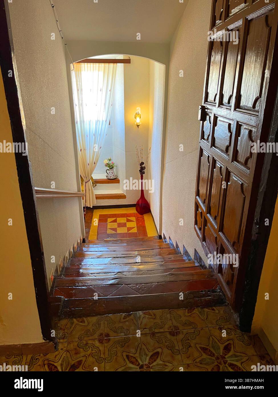 Escaliers de maison rurale. Atienza, Espagne. Banque D'Images