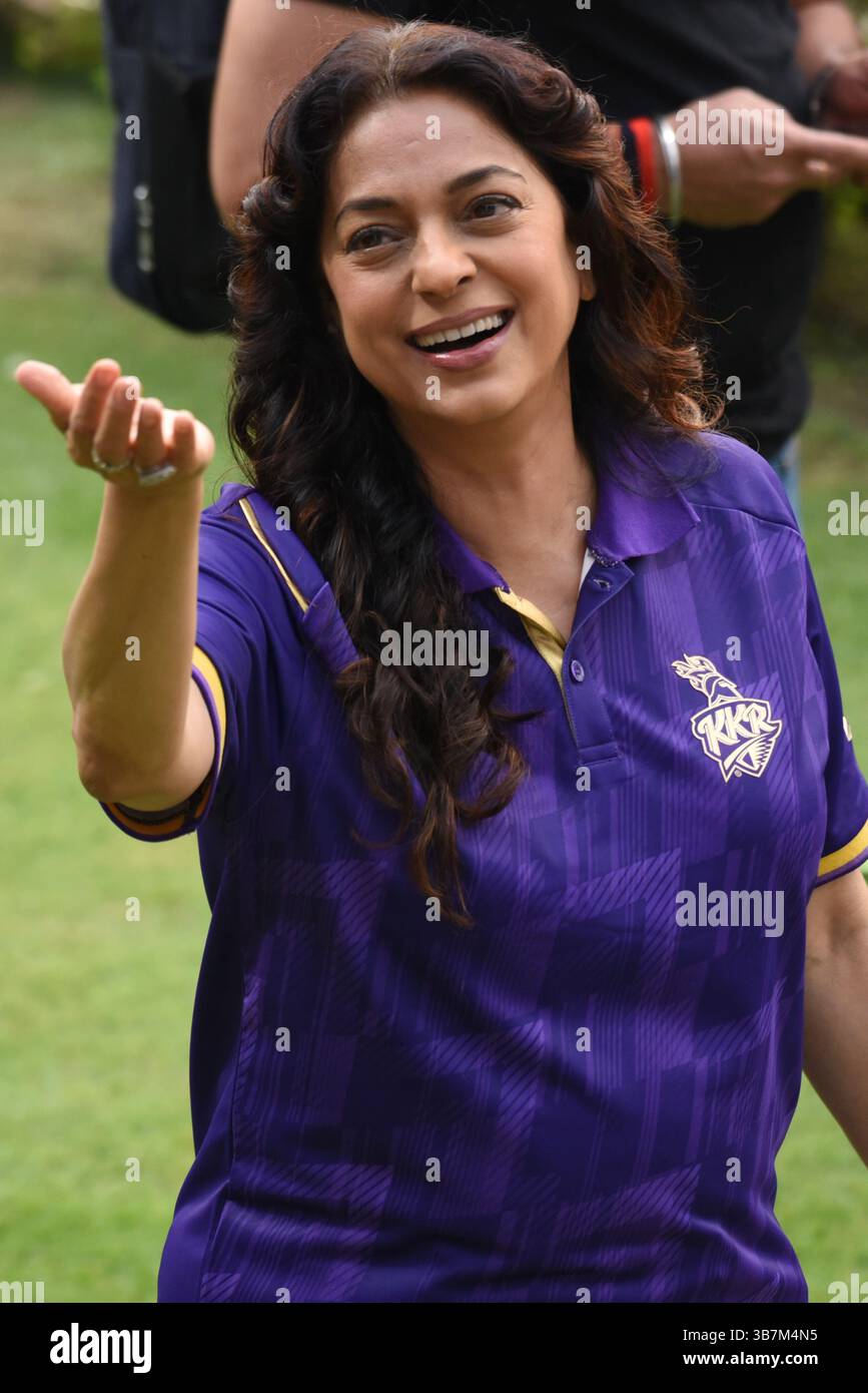 Kolkata, Inde. 06 mai 2025. Juhi Chawla, actrice de Bollywood et copropriétaire de KKR, assiste au programme organisé par KKR. Quarante Ranis Shahoshi assistent à la séance d'entraînement et interagissent avec les joueurs à Eden Gardens à Kolkata, en Inde, le 6 mai 2025. (Photo de Debajyoti Chakraborty)0 crédit : NurPhoto SRL/Alamy Live News Banque D'Images
