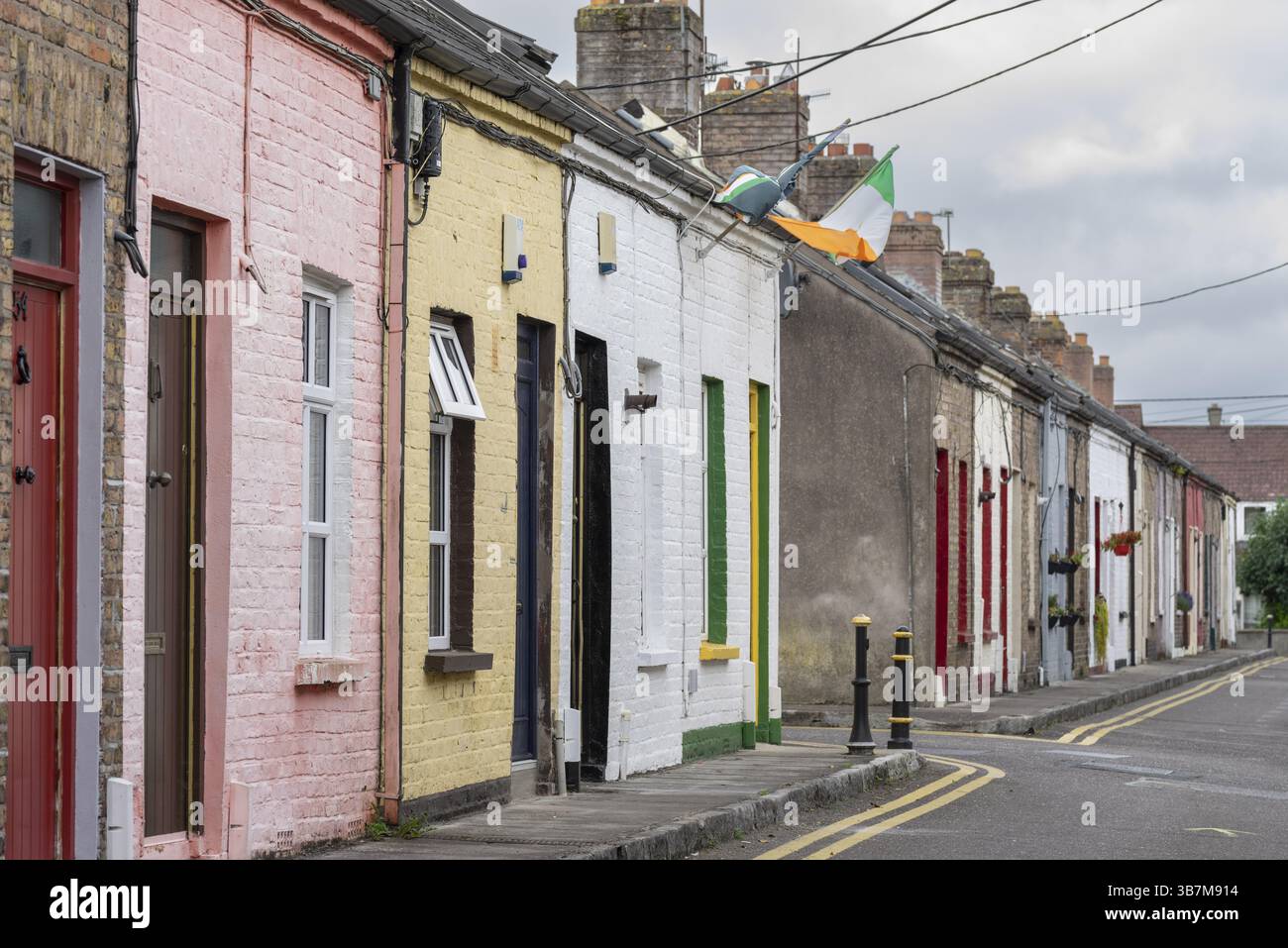 Tithe UI Argain Horgan's Buildings, petites maisons de la seconde moitié du XXe siècle, Cork, Irlande, Royaume-Uni, Europe Banque D'Images