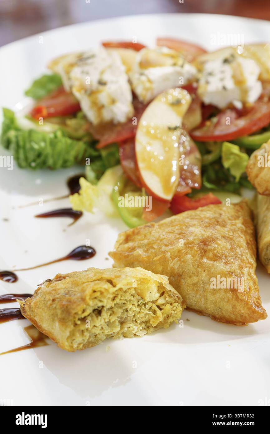 Briouat marocain typique, cuisine marocaine Berbari, Medchar Ghanem, Asilah, maroc Banque D'Images