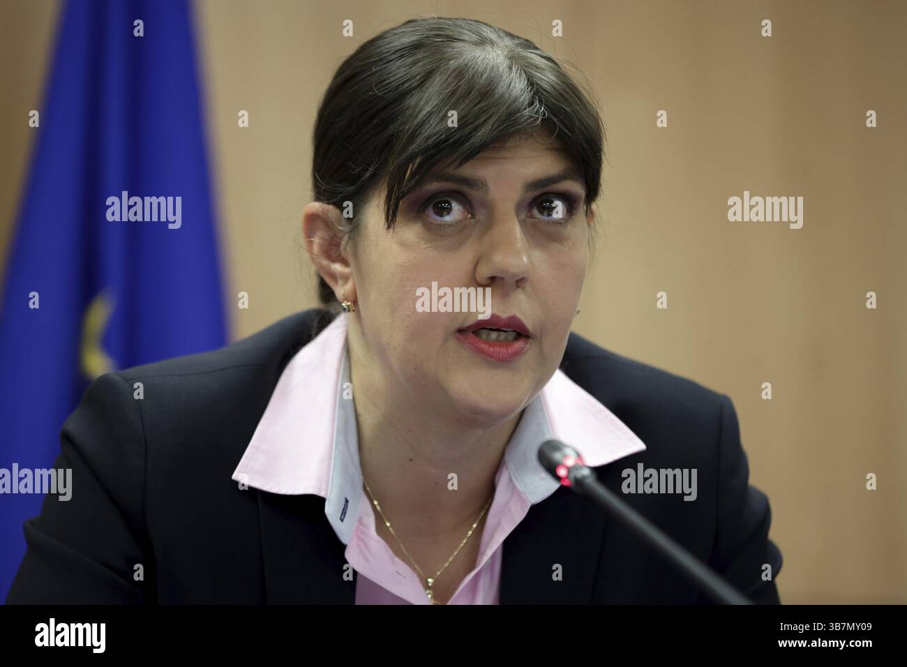 Sofia, Bulgarie : 11 juin 2021 : le procureur général de l'Union européenne Laura Kovesi s'adresse aux médias lors d'une conférence de presse, Sofia, Bulgarie, Europe Banque D'Images