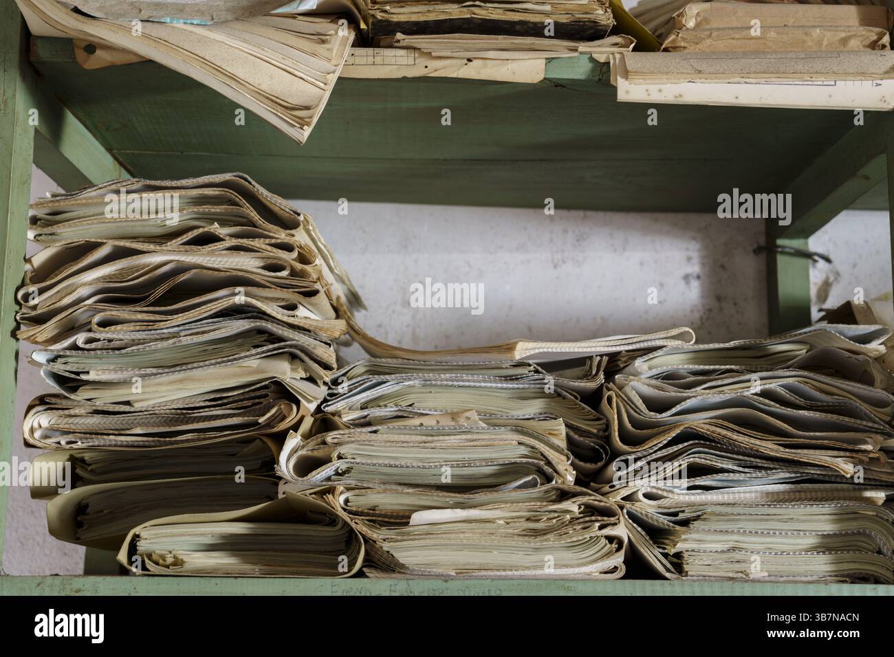 Étagère avec vieux documents, ancienne cave Ripoll, Llucmajor, Majorque, Îles Baléares, Espagne, Europe Banque D'Images