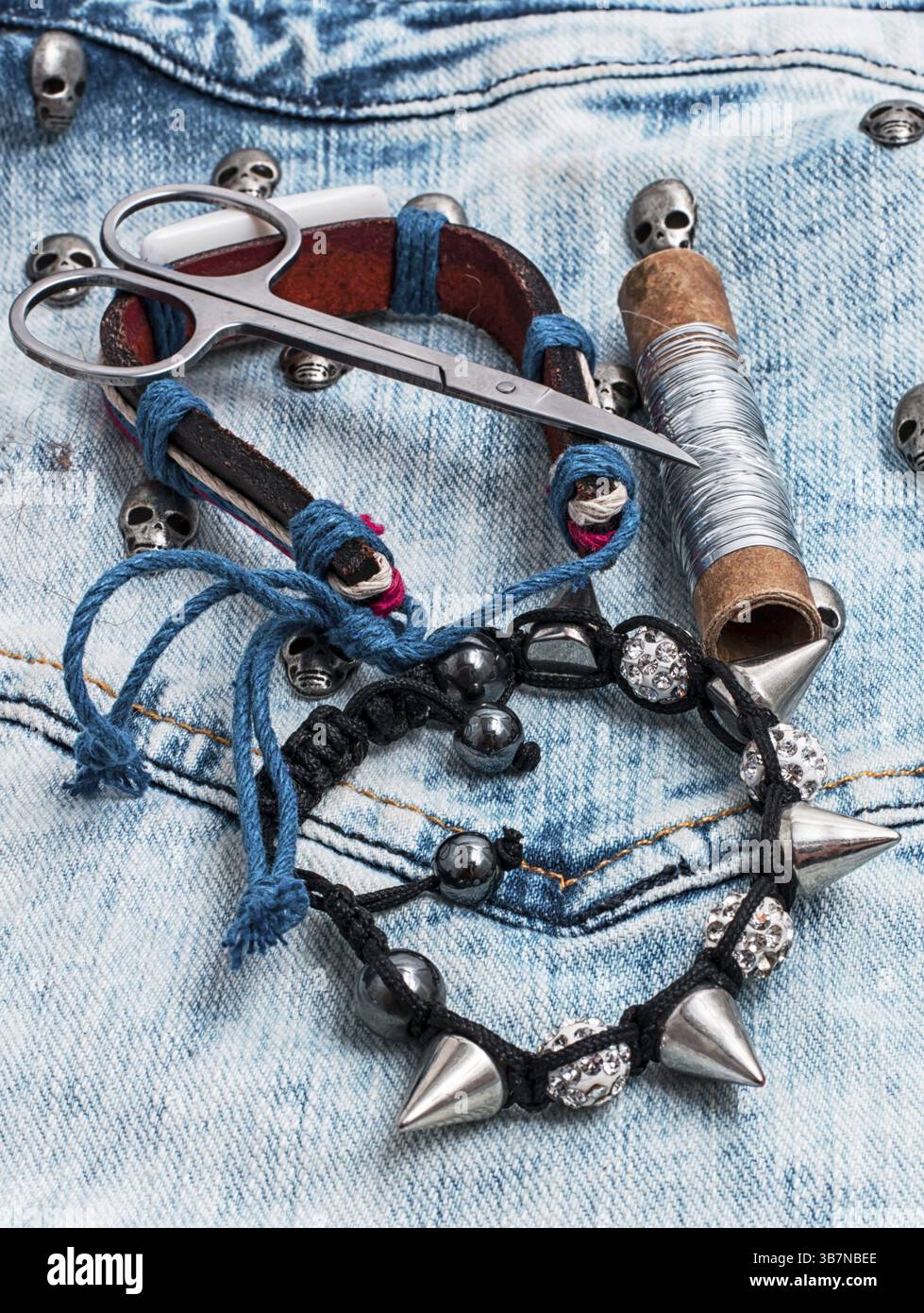 Ensemble d'accessoires pour coudre les boutons et Banque D'Images