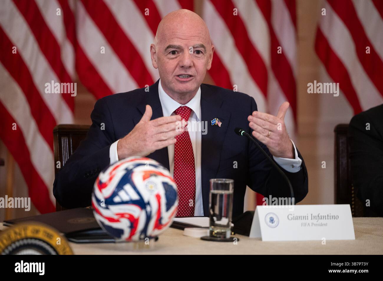 Washington, États-Unis. 06 mai 2025. Le président de la FIFA, Gianni Infantino, prend la parole lors d'une réunion de la Task Force de la Maison Blanche sur la Coupe du monde de la FIFA 2026 dans la salle est de la Maison Blanche le mardi 6 mai 2025. Photo de Francis Chung/UPI crédit : UPI/Alamy Live News Banque D'Images