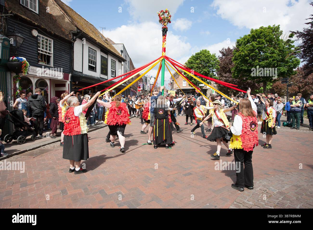 Danseurs Maypole dansant Banque D'Images