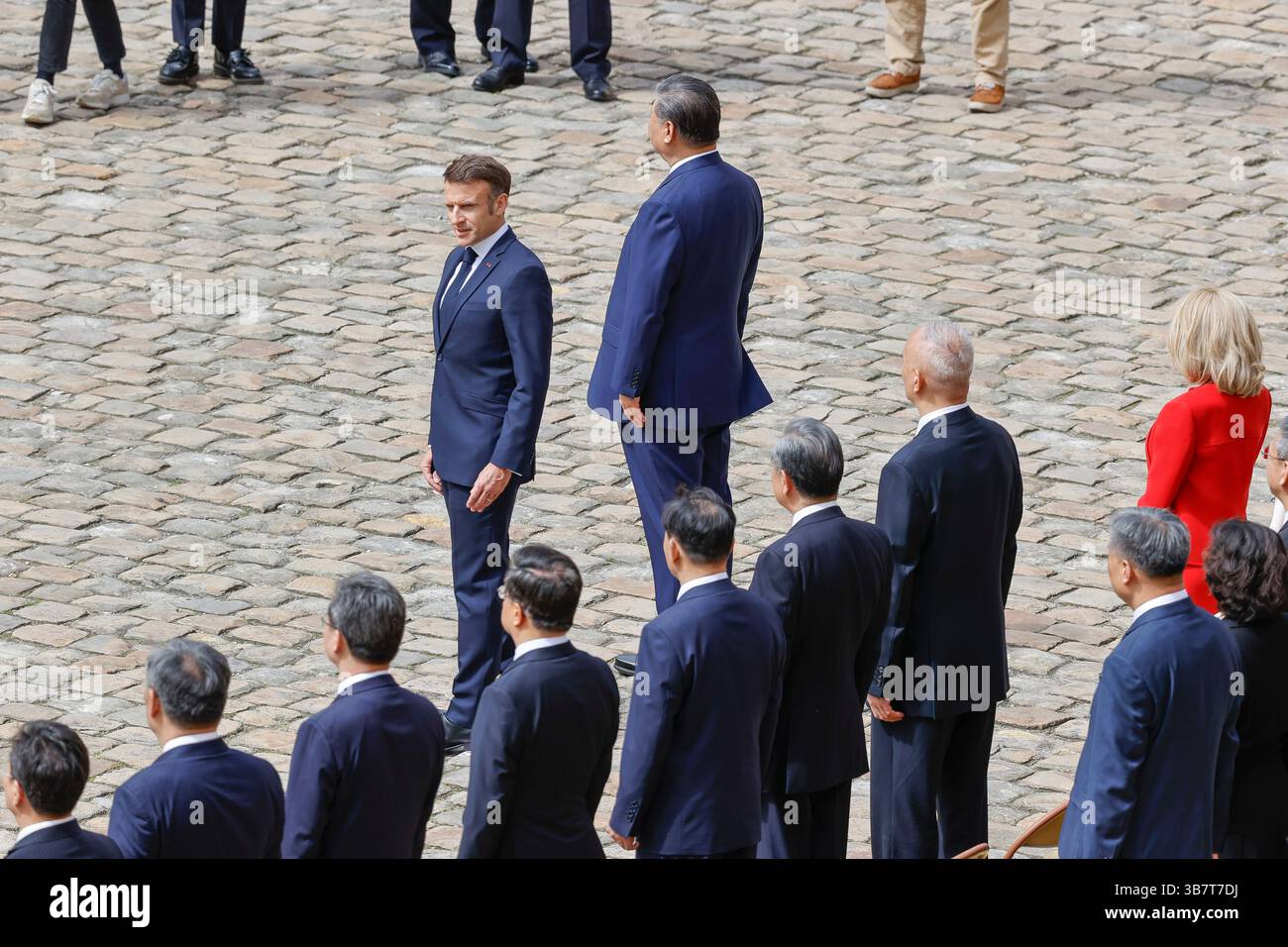 6 mai 2024, Paris, France : M. XI Jinping, président de la République populaire de Chine et Emmanuel Macron, président de la République française lors de la visite d'État en France à l'Hôtel des Invalides. (Crédit image : © Loic Baratoux/ZUMA Press Wire) Banque D'Images