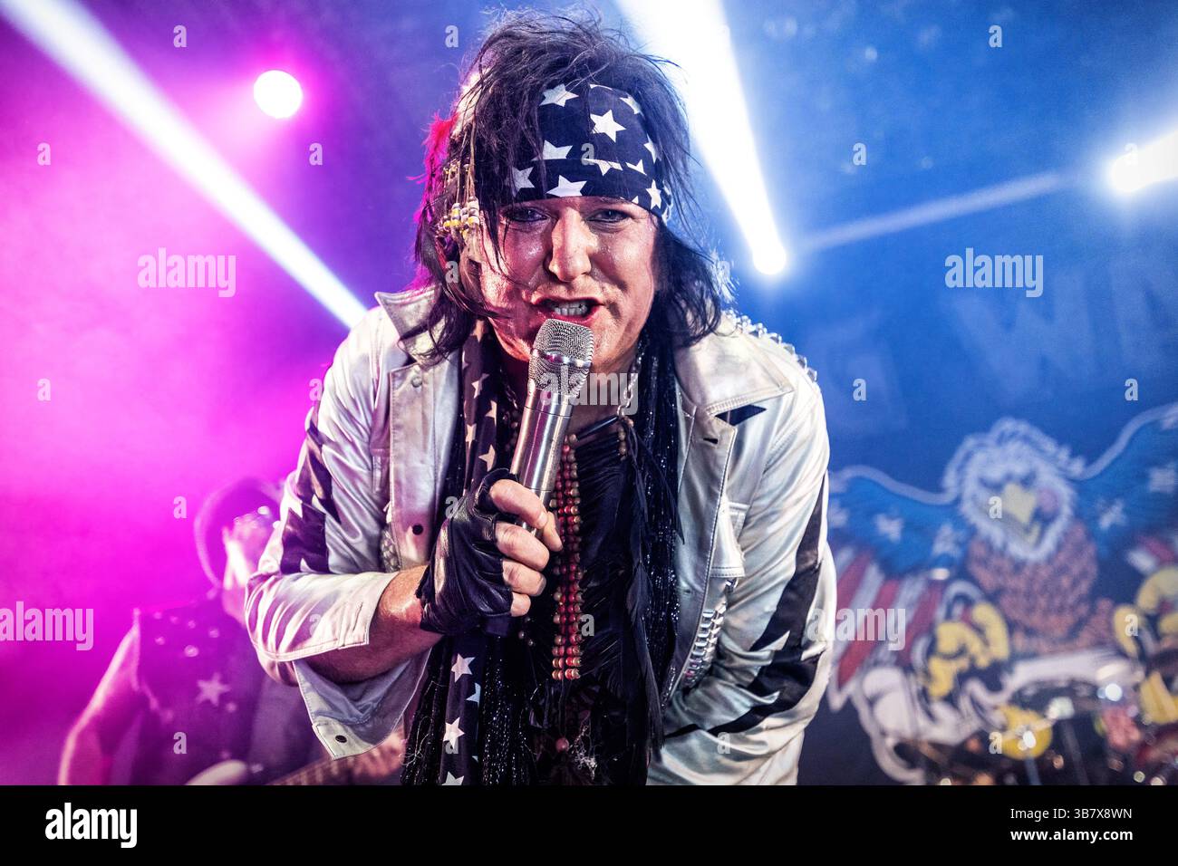 17 février 2024, Oslo, Copenhague, Norvège : Oslo, Norvège. 17 février 2024. Le groupe norvégien de glam rock Wig Wam donne un concert au Rockefeller à Oslo. Ici, le chanteur Glam est vu en direct sur scène. (Crédit image : © Terje Dokken/Gonzales photo via ZUMA Press) Banque D'Images