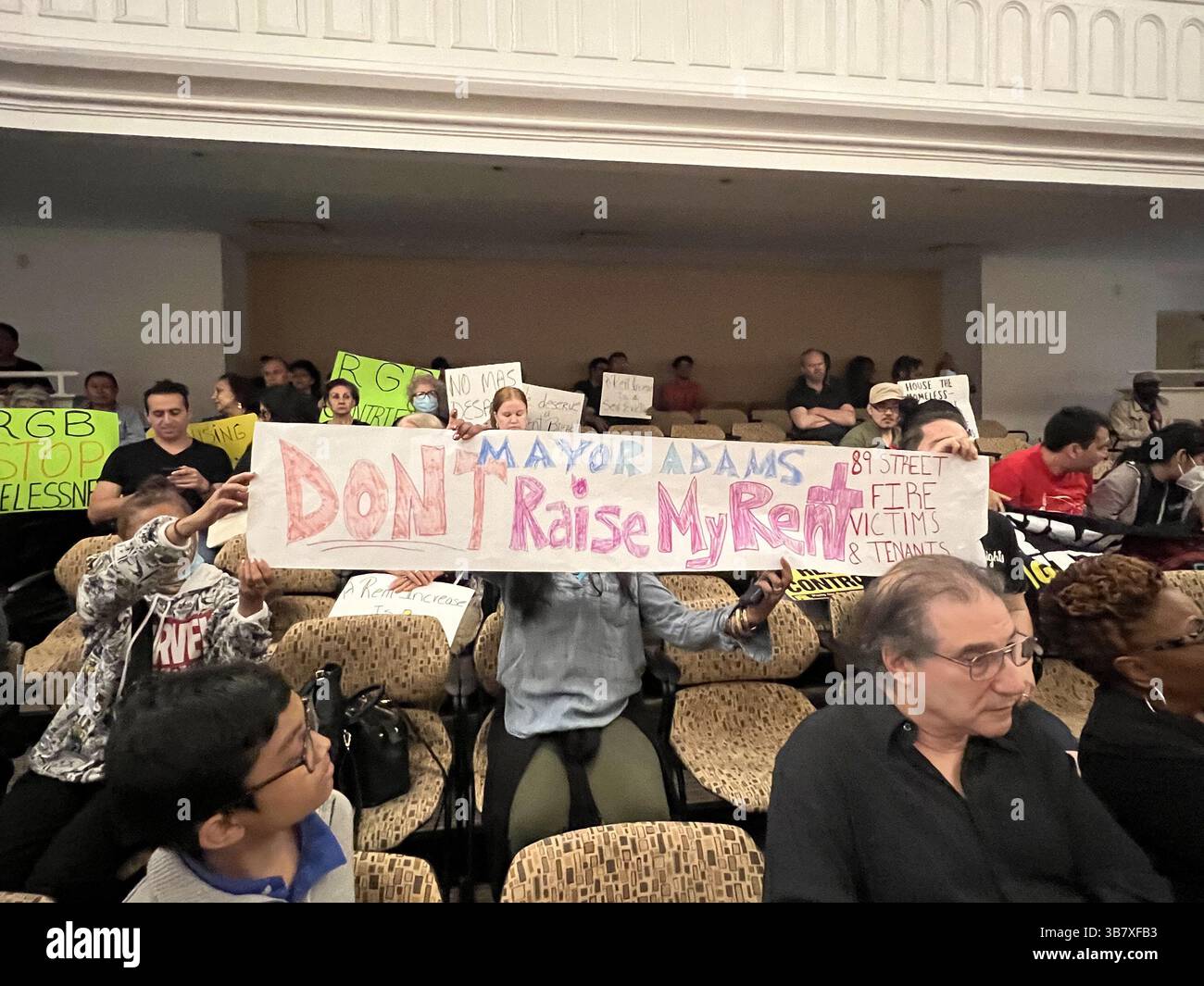 28 mars 2024 : une réunion publique du Conseil des directives sur les loyers au Jamaica Performing Arts Center dans le Queens le 12 juin 2023. (Crédit image : © TÃÂ©A Kvetenadze/New York Daily News via ZUMA Press Wire) Banque D'Images