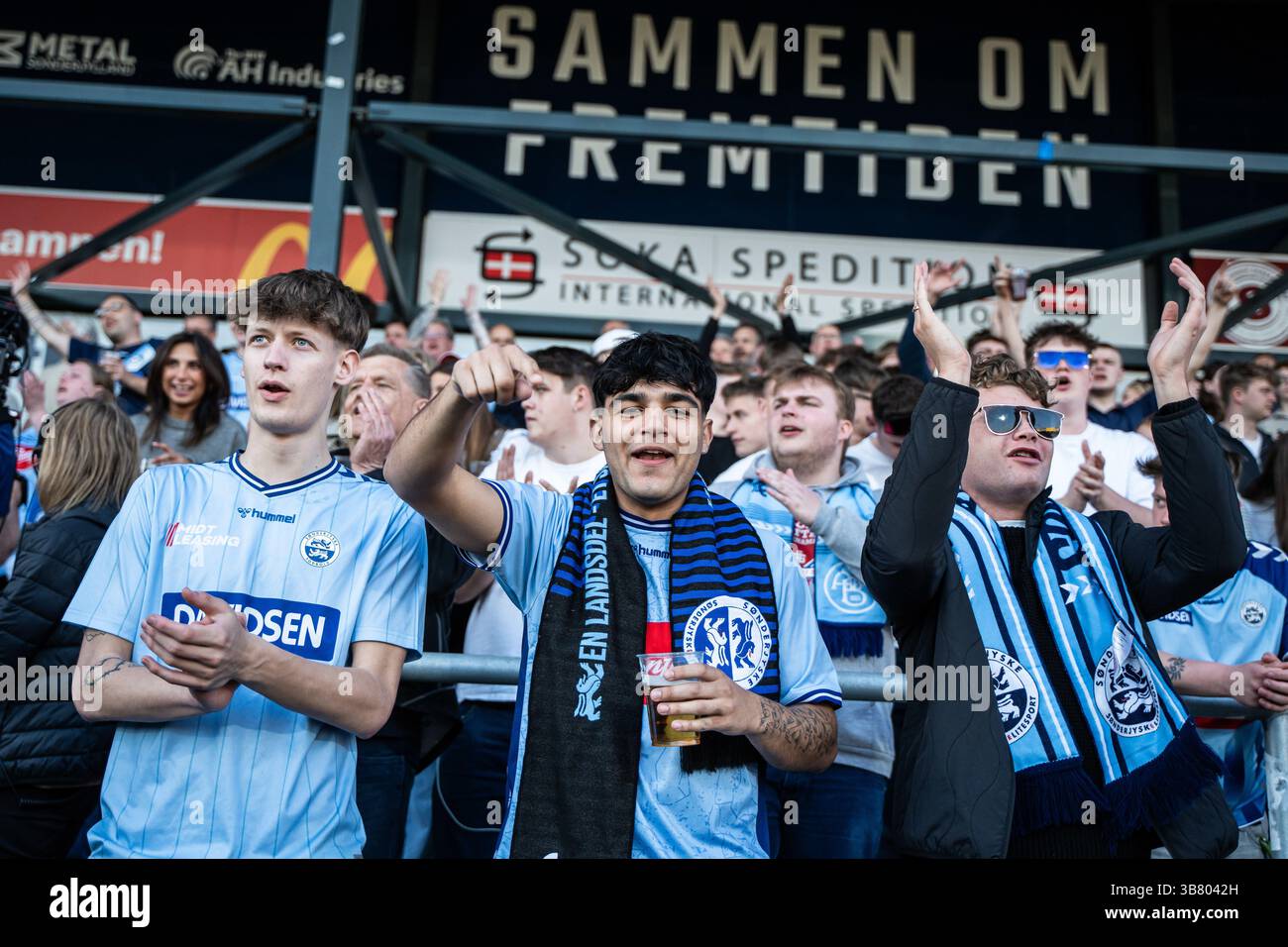 2 mai 2024, Haderslev, Null, Danemark : Haderslev, Danemark. 02 mai 2024. Les fans de football de Soenderjyske vus lors du match NordicBet Liga entre Soenderjyske et FC Fredericia au Sydbank Park à Haderslev. (Crédit image : © Gonzales photo/Gonzales photo via ZUMA Press) Banque D'Images