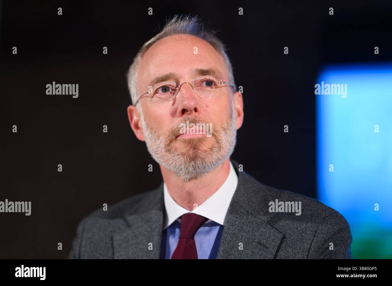 Dresde, Allemagne. 06 mai 2025. Bernd Ebert, directeur général des collections d'art de l'État de Dresde, participe à une conférence de presse sur l'exposition ÇMirror in Mirrorç des collections d'art de l'État de Dresde. Crédit : Robert Michael/dpa/Alamy Live News Banque D'Images