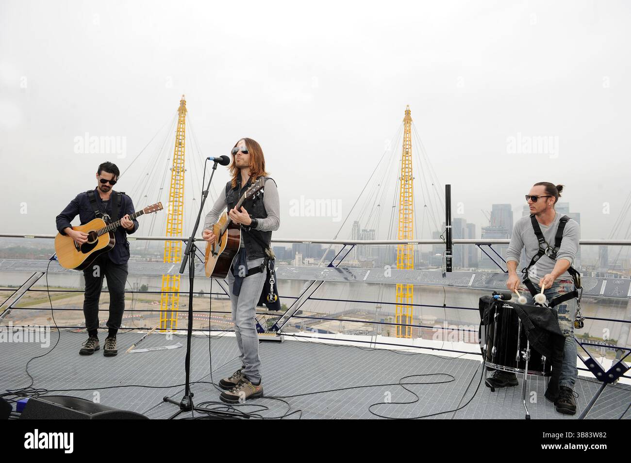 30 seconds to mars célébrez le premier anniversaire de l'expérience de la promenade sur le toit de l'O2 Arena à Londres - 18 juin 2013 Banque D'Images