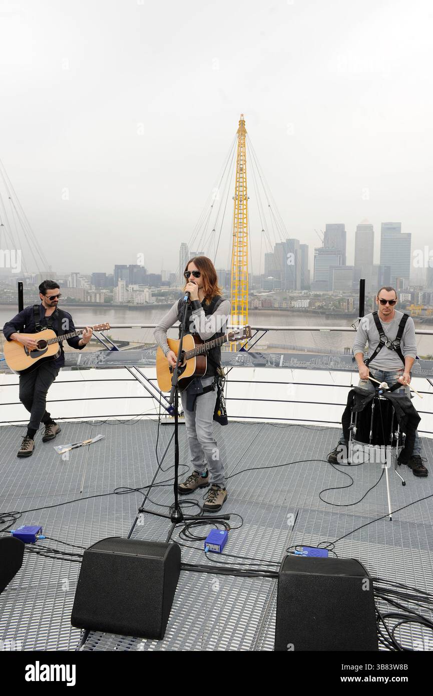 30 seconds to mars célébrez le premier anniversaire de l'expérience de la promenade sur le toit de l'O2 Arena à Londres - 18 juin 2013 Banque D'Images