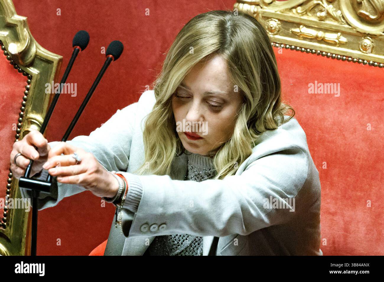 Rome, Italie. 07 mai 2025. La première ministre Giorgia Meloni lors de l'heure des questions au Sénat, Rome, le mercredi 7 mai 2025 (photo de Roberto Monaldo/LaPresse) crédit : LaPresse/Alamy Live News crédit : LaPresse/Alamy Live News Banque D'Images
