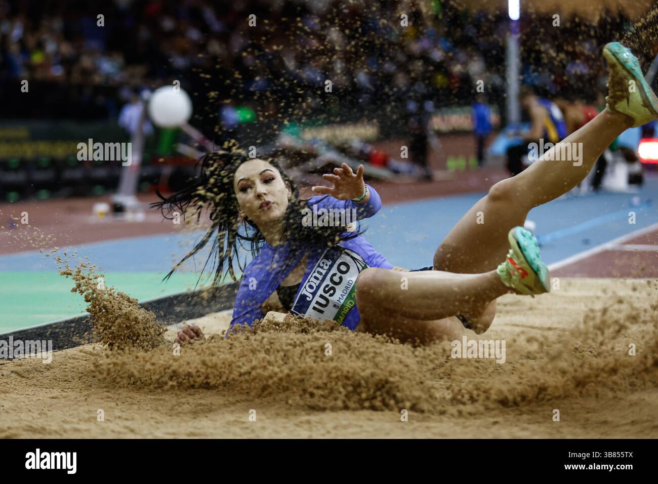 23 février 2024, Madrid, Madrid, ESPAGNE : FLORENTINA COSTINA IUSCO (ROU) participe à la finale féminine de saut en longueur lors du World Athletics Indoor Tour Gold Madrid 24 célébré au Polideportivo Gallur le 23 février 2024, à Madrid, Espagne. (Crédit image : © Oscar J. Barroso/AFP7 via ZUMA Press Wire) Banque D'Images
