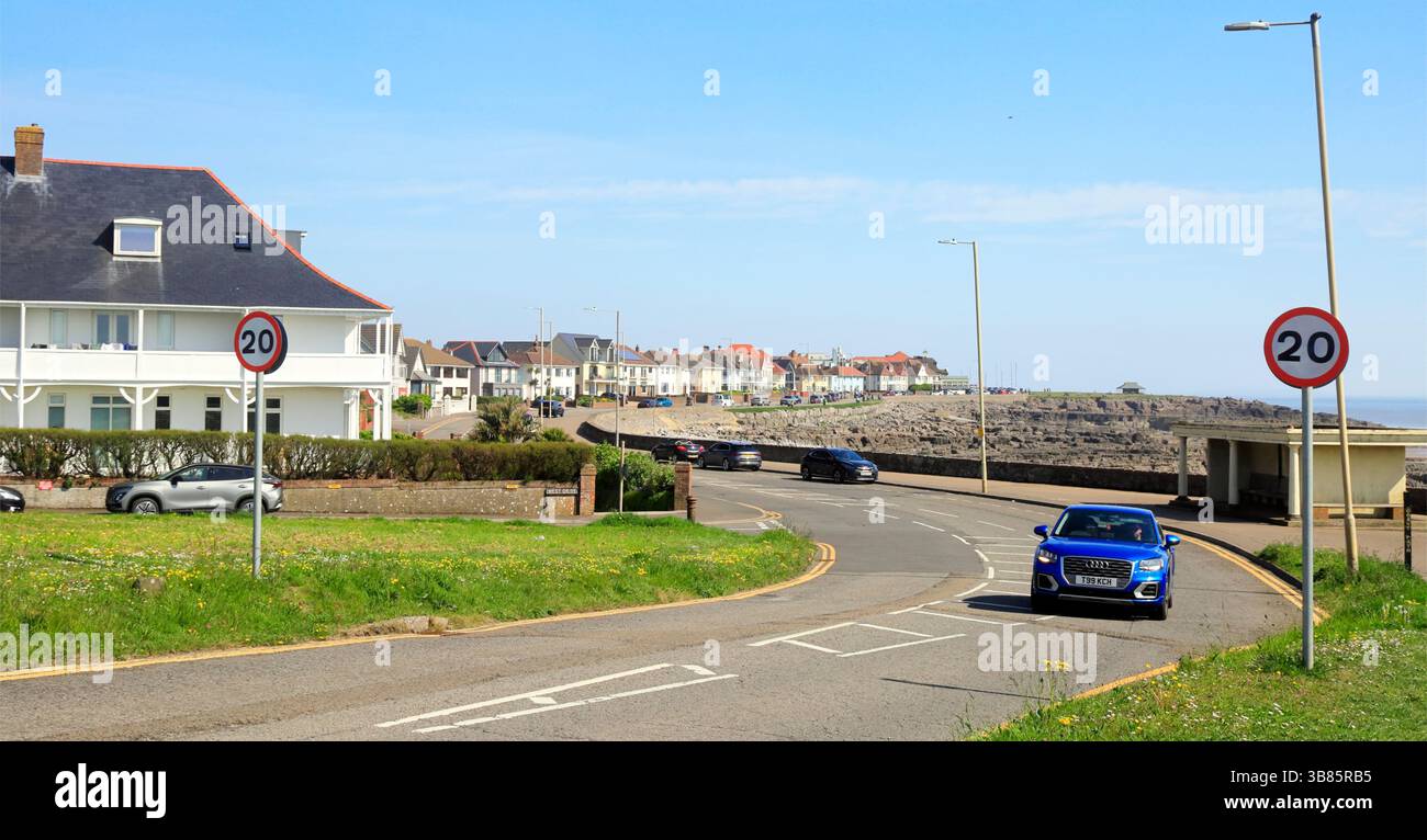 Panneau routier 20 mph, Porthcawl, Bridgend, Galles du Sud, Royaume-Uni. Prise avril 2025 printemps Banque D'Images