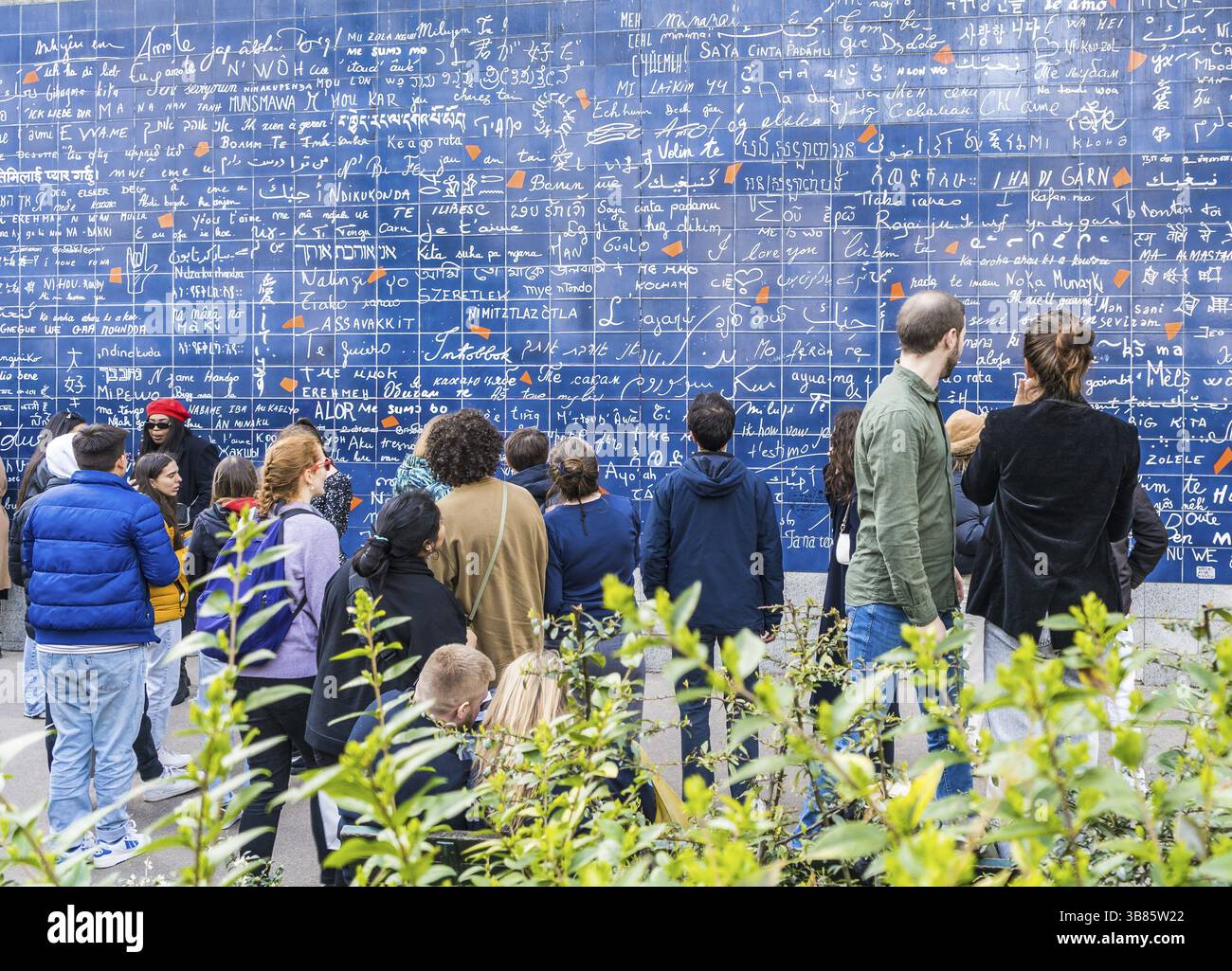 Paris, France, 12 mars 2023 : le mur I Love You est un mur sur le thème de l'amour dans la place du jardin Jehan Rictus à Montmartre, Paris, France, Europe Banque D'Images