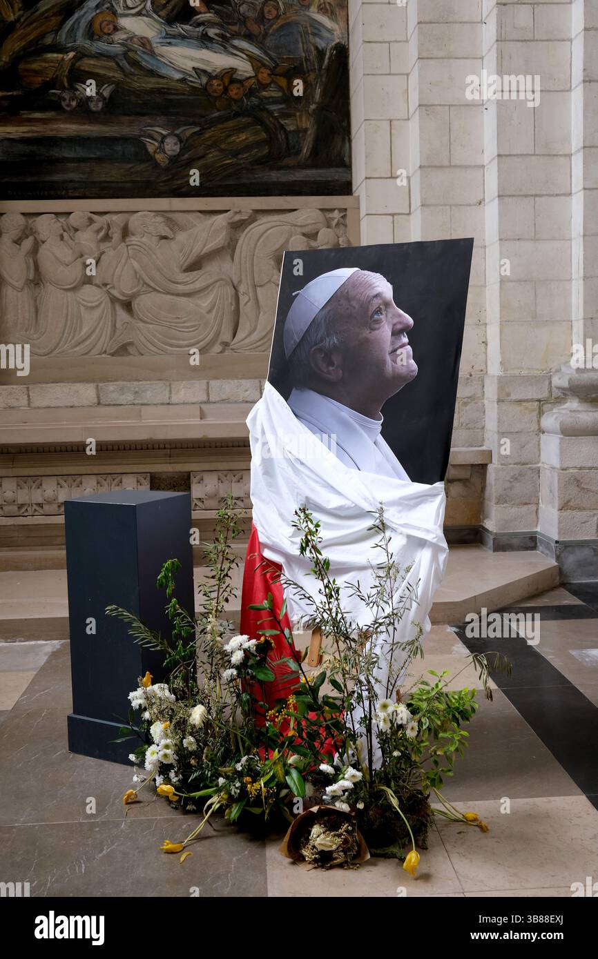 Hommage du pape François à la cathédrale d'Arras en France. Cathédrale notre-Dame et Saint Vaast. Cathédrale notre-Dame-et-Saint-Vaast Banque D'Images Hommage du pape François à la cathédrale d'Arras en France. Cathédrale notre-Dame et Saint Vaast. Cathédrale notre-Dame-et-Saint-Vaast Banque D'Images