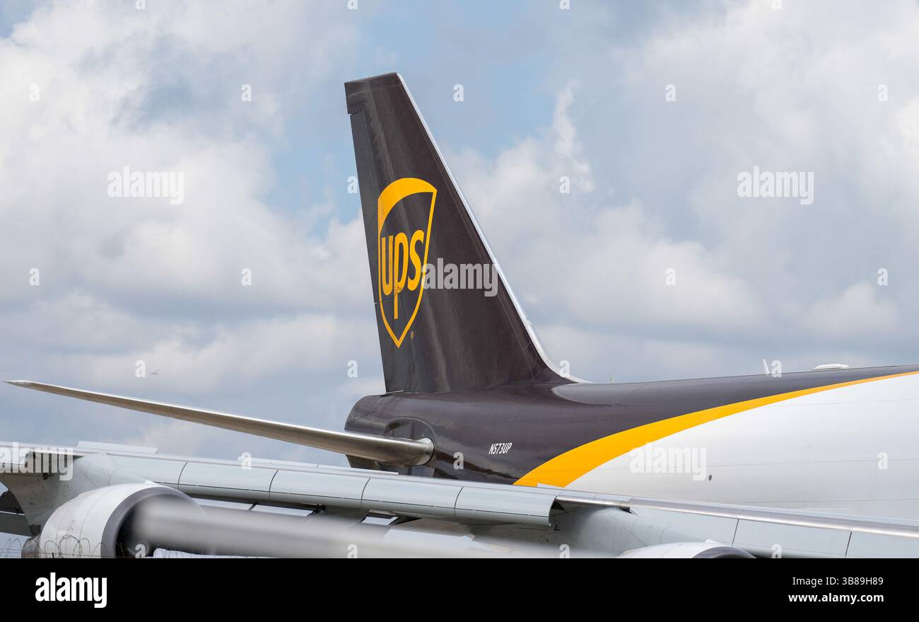 Miami, Floride, États-Unis. 5 mai 2025. Un avion cargo 747-400 de United Parcel Service (UPS Airlines) vu à l'aéroport international de Miami le 5 mai 2025. (Crédit image : © Scott Coleman/ZUMA Press Wire) USAGE ÉDITORIAL SEULEMENT ! Non destiné à UN USAGE commercial ! Banque D'Images