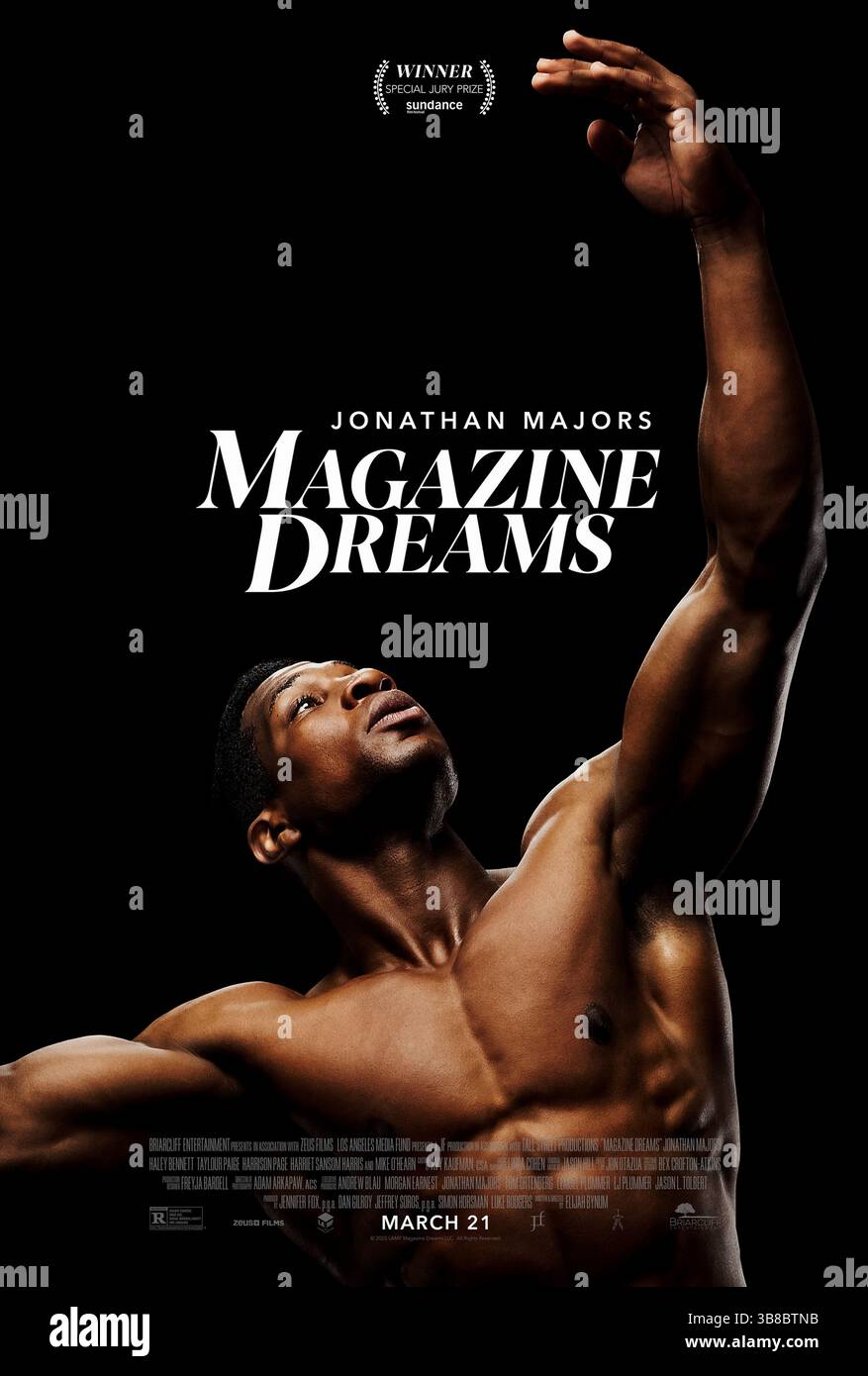 Magazine Dreams (2025) réalisé par Elijah Bynum et mettant en vedette Jonathan Majors, Haley Bennett et Taylour Paige. Un bodybuilder amateur combat à la fois les limites de son corps physique et ses propres démons intérieurs pour gagner en reconnaissance. Affiche AMÉRICAINE À une feuille POUR USAGE ÉDITORIAL UNIQUEMENT. Crédit : BFA / Briarcliff Entertainment Banque D'Images