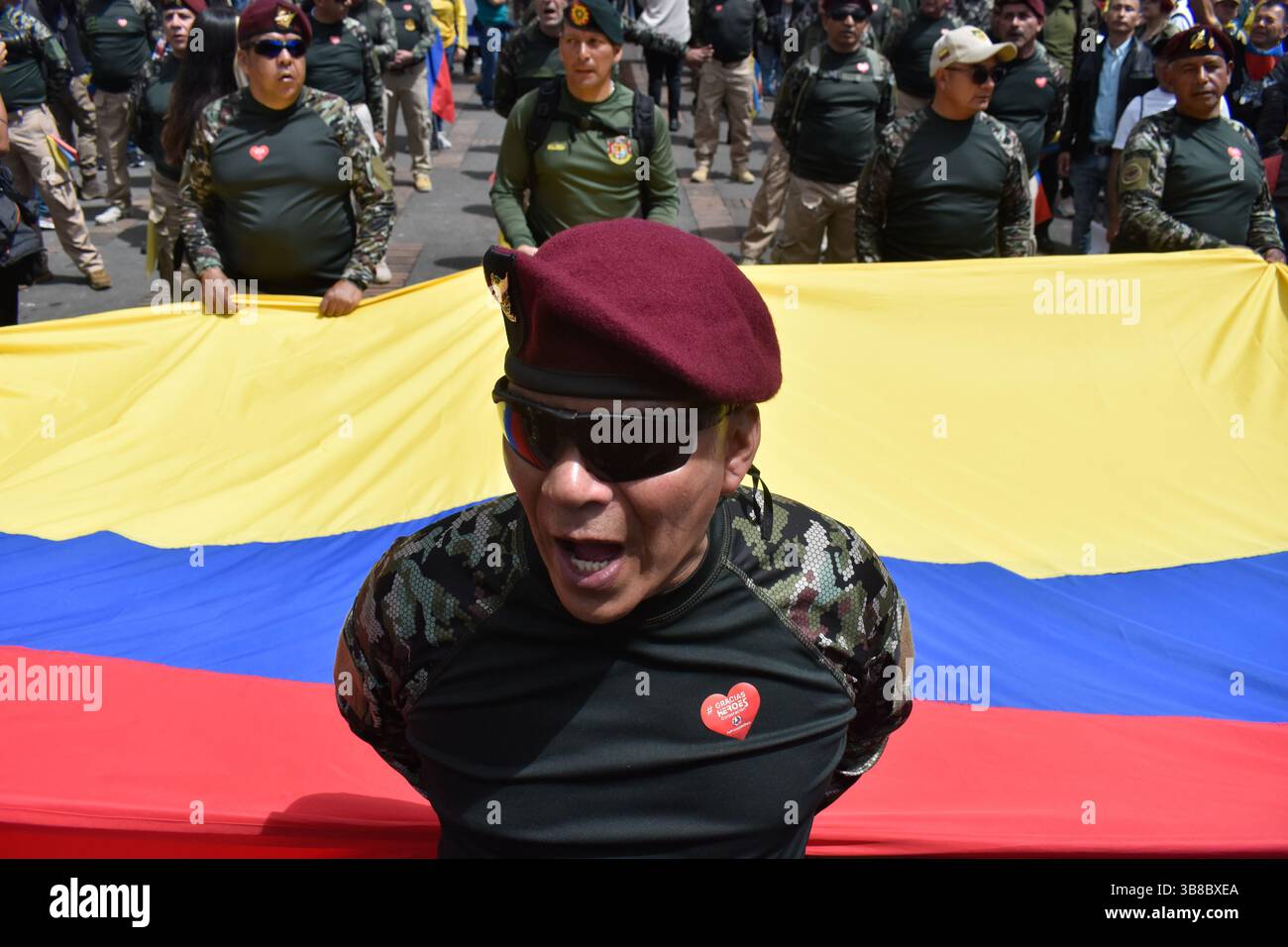 18 octobre 2023, Bogota, Cundinamarca, Colombie : des vétérans de l'armée colombienne manifestent contre le gouvernement du président colombien Gustavo Petro le 18 octobre 2023. (Crédit image : © Cristian Bayona/LongVisual via ZUMA Press Wire) Banque D'Images