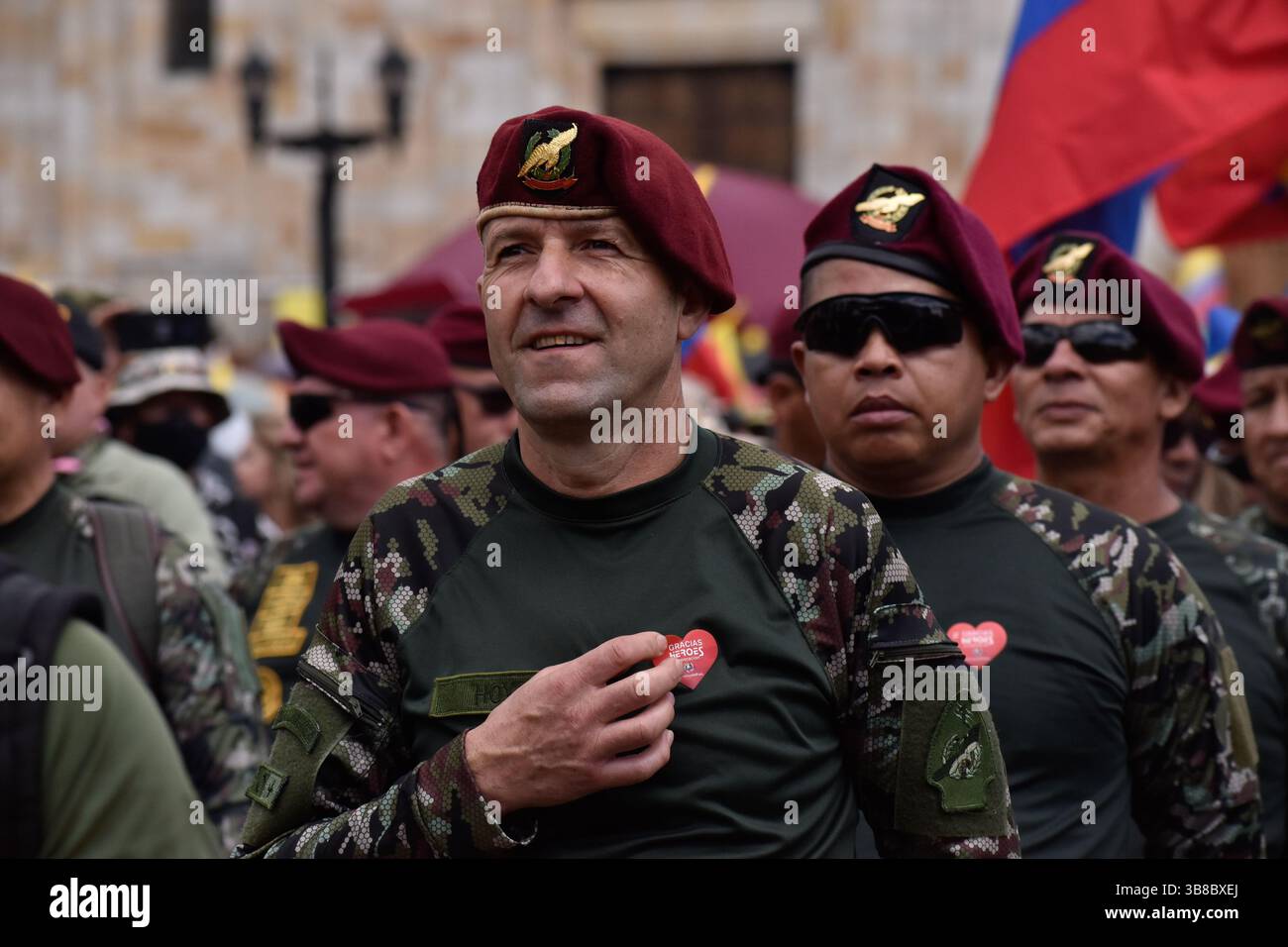 18 octobre 2023, Bogota, Cundinamarca, Colombie : des vétérans de l'armée colombienne manifestent contre le gouvernement du président colombien Gustavo Petro le 18 octobre 2023. (Crédit image : © Cristian Bayona/LongVisual via ZUMA Press Wire) Banque D'Images