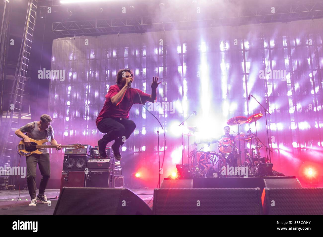 11 juillet 2022, Chicago, Illinois, États-Unis : TIM COMMERFORD, ZACK DE LA ROCHA et BRAD WILK de Rage Against the machine lors de la tournée des annonces de service public au United Center à Chicago, Illinois (crédit image : © Daniel DeSlover/ZUMA Press Wire) Banque D'Images 11 juillet 2022, Chicago, Illinois, États-Unis : TIM COMMERFORD, ZACK DE LA ROCHA et BRAD WILK de Rage Against the machine lors de la tournée des annonces de service public au United Center à Chicago, Illinois (crédit image : © Daniel DeSlover/ZUMA Press Wire) Banque D'Images
