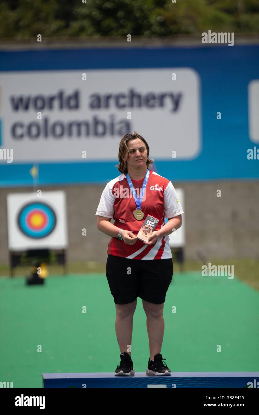 9 avril 2024, Medellin, Antioquia, colombie : la canadienne Kristine Eseuba remporte la médaille d'or aux Jeux panaméricains de tir à l'arc à Medellin, Colombie, le 9 avril 2024. (Crédit image : © Camilo Moreno/LongVisual via ZUMA Press Wire) Banque D'Images