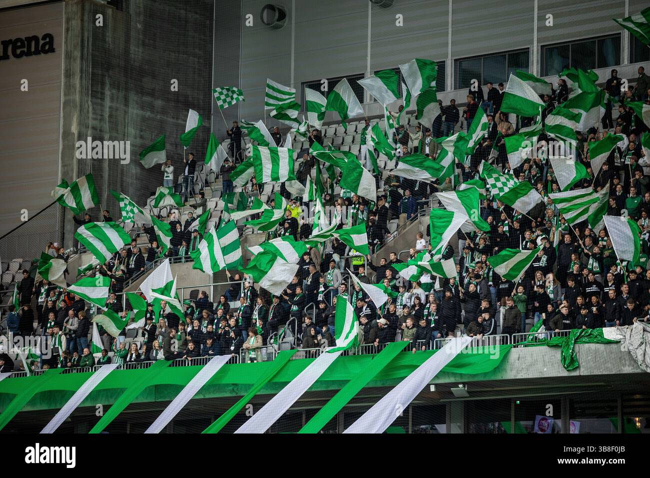 5 mai 2024, Stockholm, Null, Suède : Stockholm, Suède. 05 mai 2024. Les fans de football de Hammarby SONT vus sur les tribunes lors du match Allsvenskan entre Hammarby IF et Vaernamo au Tele2 Arena de Stockholm. (Crédit image : © Gonzales photo/Gonzales photo via ZUMA Press) Banque D'Images