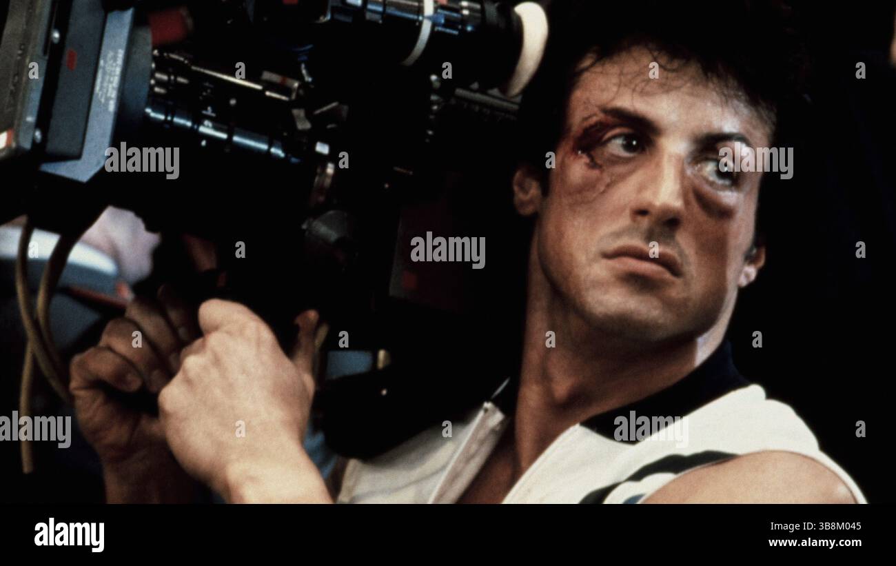 DATE DE SORTIE : 3 novembre 2023. TITRE : SLY STUDIO : MRC FILM. RÉALISATEUR : Questlove. INTRIGUE : film documentaire américain sur la vie et l'héritage de Sylvester Stallone, réalisé par Thom Zimny. Il a été présenté pour la première fois au Festival international du film de Toronto en 2023, et a été publié sur Netflix le 3 novembre 2023. Résumé : le film explore la vie de Sylvester Stallone et sa carrière de près de 50 ans, de l'enfance rude à Manhattan à l'acteur en difficulté en passant par le cinéaste d'action et star de franchises hollywoodiennes, y compris Rocky et Rambo. Il comprend des images de la poursuite du cinéma de Stallone, des scènes de ses films, des photos Banque D'Images