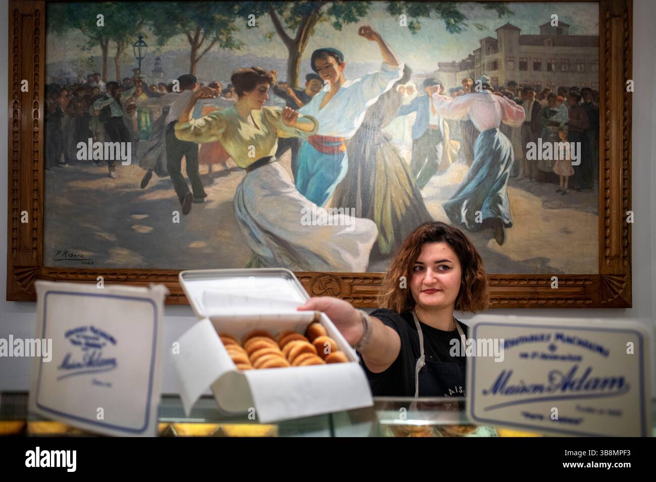 2 juillet 2023, Nouvelle-Aquitaine, France : Maison Adam, macarons maison adam, macarons maisaon adam, macarons, Saint Jean de luz, PyrÃ©nÃ©es-Atlantiques, (crédit image : © Sergi Reboredo/ZUMA Press Wire) Banque D'Images