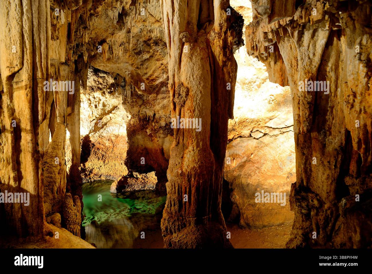 Grotte de Limousis, Languedoc-Rousillon, France Banque D'Images