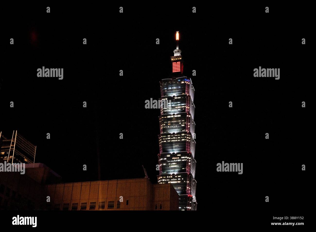 6 mars 2023, Taipei, Taiwan : vue générale du sommet de l'Observatoire de Taipei 101. Vie quotidienne à Taipei, la capitale de Taiwan. Dans une tentative d'attirer plus de touristes internationaux, le gouvernement taïwanais a récemment annoncé un don de 5000 dollars taïwanais (environ 165 USD) dans le cadre d'un paquet de relance pour toutes les arrivées internationales à Taiwan à partir de la fin de cette année. (Crédit image : © Matt Hunt/ZUMA Press Wire) Banque D'Images