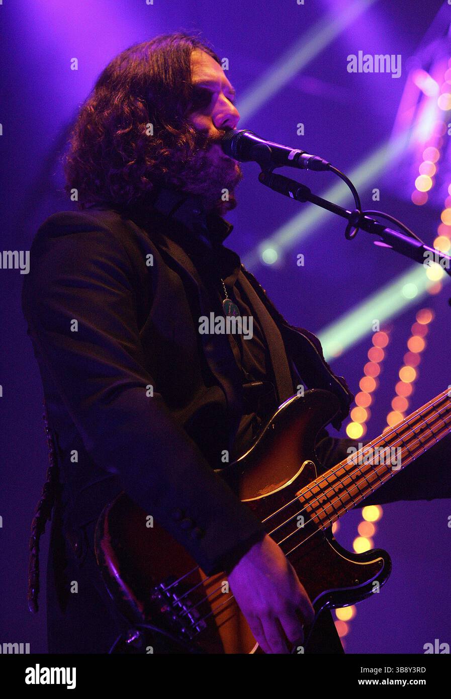 18 novembre 2013, Sheffield, Royaume-Uni : Arctic Monkeys se produisant à Sheffield Arena. (Crédit image : © Glenn Ashley/ZUMA Press Wire) Banque D'Images 18 novembre 2013, Sheffield, Royaume-Uni : Arctic Monkeys se produisant à Sheffield Arena. (Crédit image : © Glenn Ashley/ZUMA Press Wire) Banque D'Images